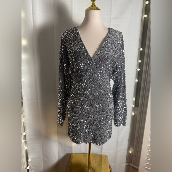 Forever 21 Silver Sequin Mini Dress - Picture 1 of 8